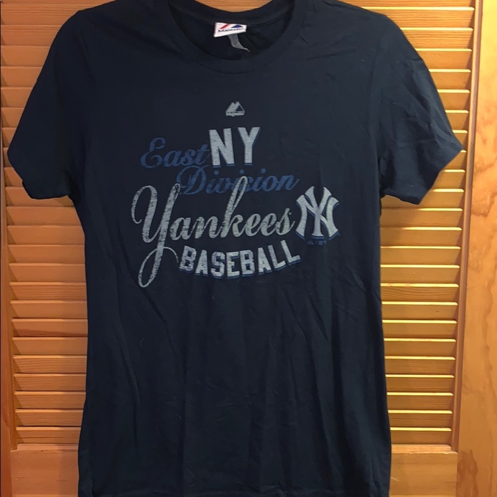 Woman’s YANKEE T-Shirt